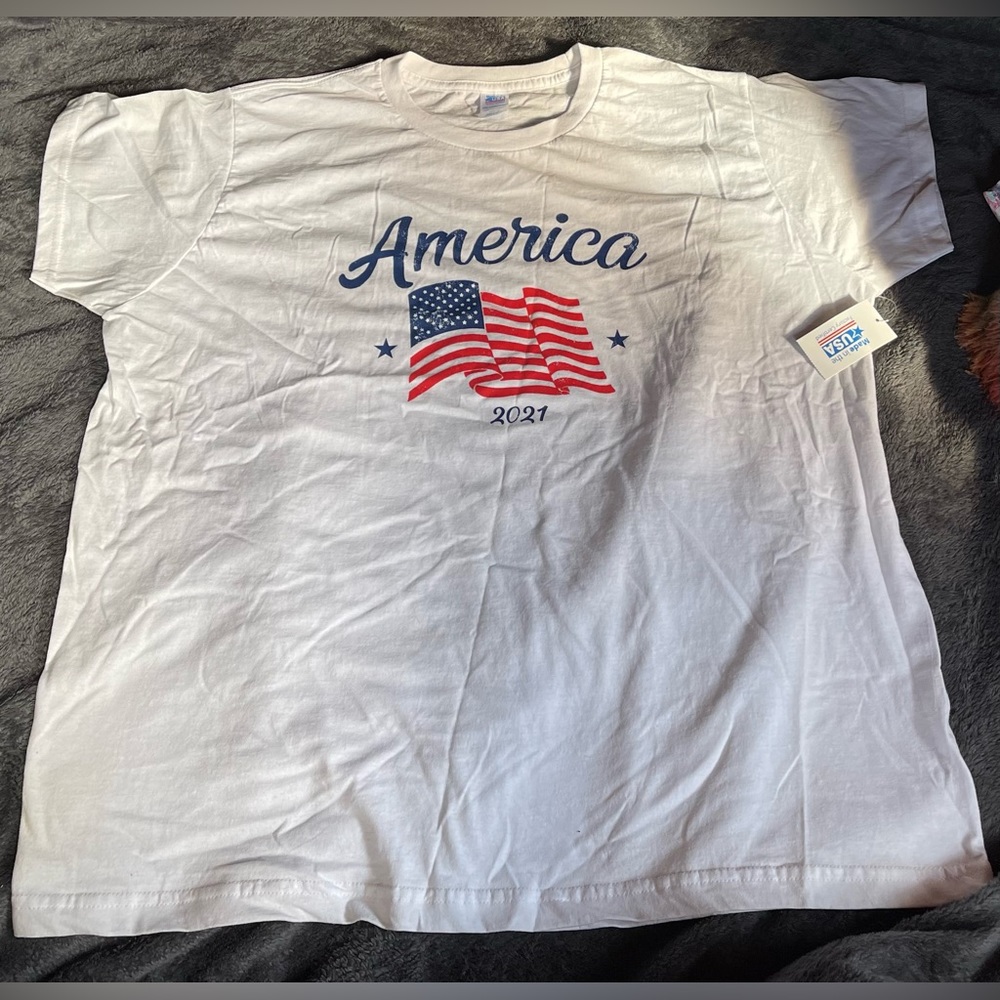 Made in the USA Woman’s America 2021 with Flag Short Sleeve Size 2XL